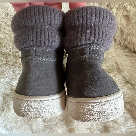 UGG Girls Ladies 5.5 36.5 EU Gray SUEDE OLIVE Hi Top Zip Sneaker CLEAN Fall NICE - Picture 9 of 9